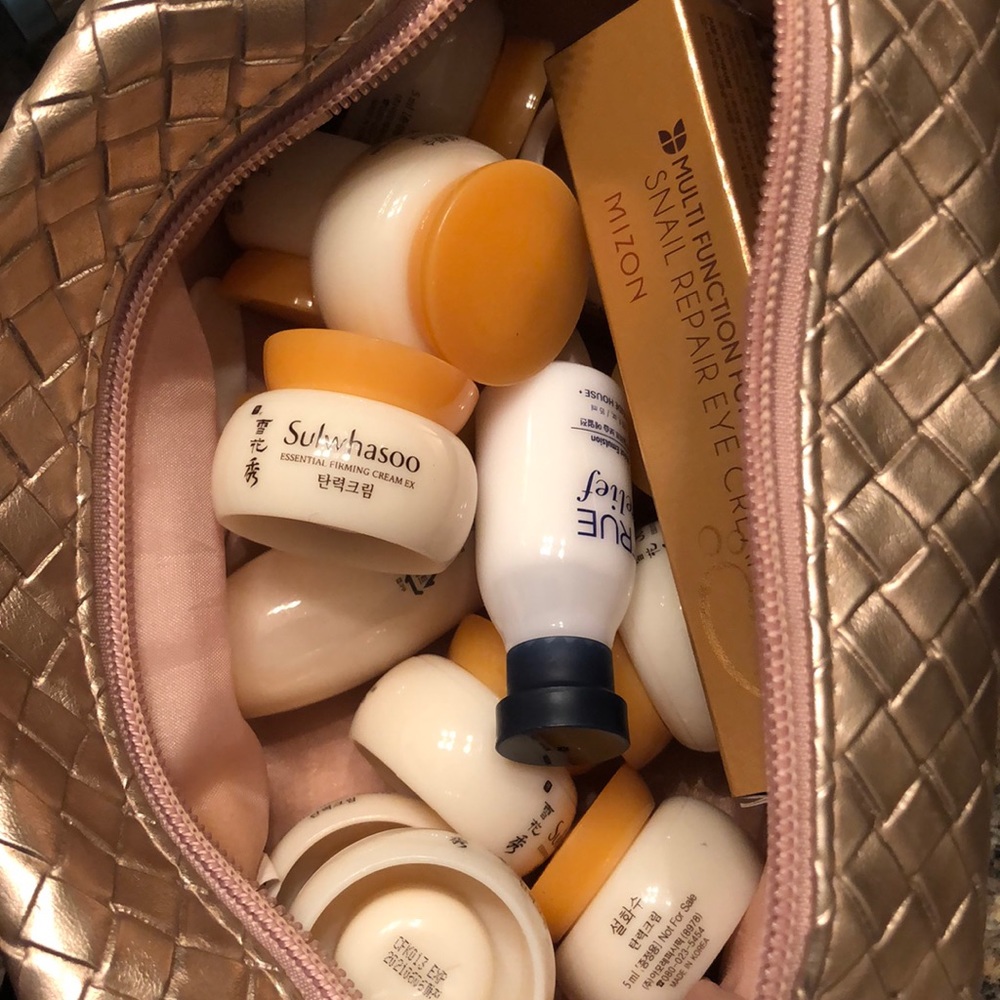 Lot of AB samples + makeup bag.